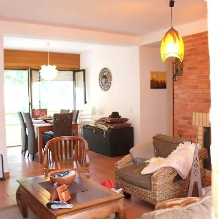 With 2 Bedrooms In With Shared Pool Furnished Garden And Wifi 800 M From The Beach
