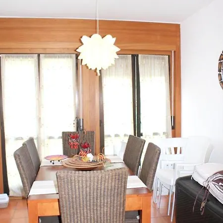 Daire With 2 Bedrooms In With Shared Pool Furnished Garden And Wifi 800 M From The Beach *