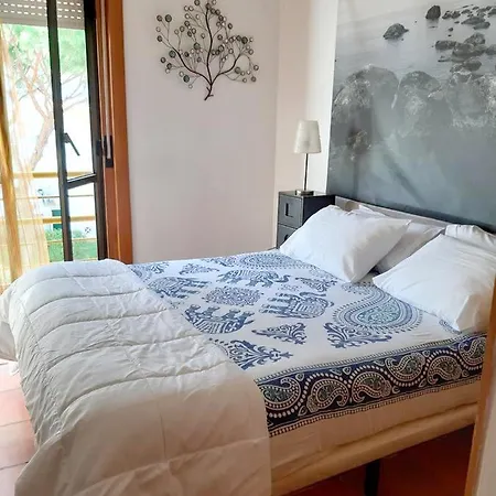 With 2 Bedrooms In With Shared Pool Furnished Garden And Wifi 800 M From The Beach Daire Albufeira