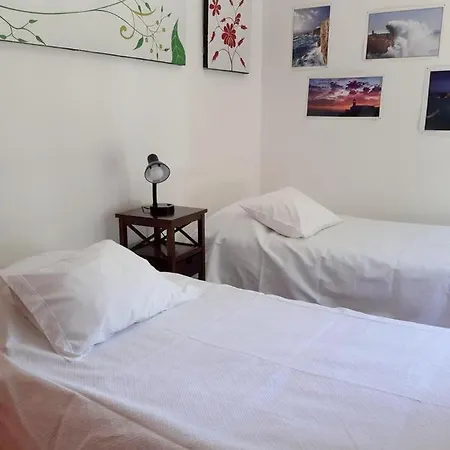 With 2 Bedrooms In With Shared Pool Furnished Garden And Wifi 800 M From The Beach Daire *