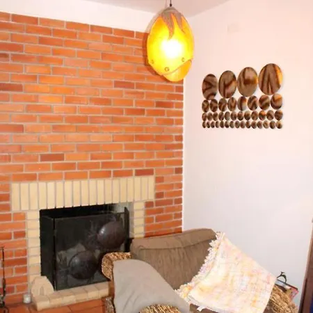 With 2 Bedrooms In With Shared Pool Furnished Garden And Wifi 800 M From The Beach Daire *