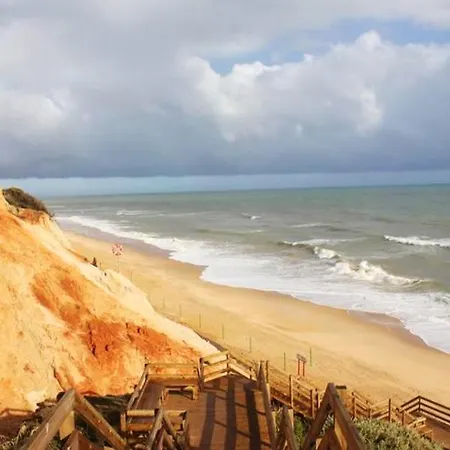 With 2 Bedrooms In With Shared Pool Furnished Garden And Wifi 800 M From The Beach Daire Albufeira